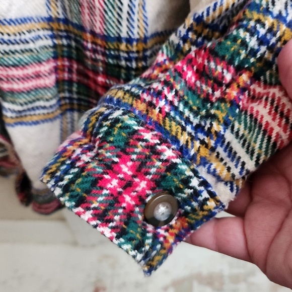 maurices- plaid flannel shacket - Picture 4 of 7